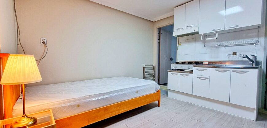 Close to Sinchon, Hongdae Station Cozy Studio Short term also Available!